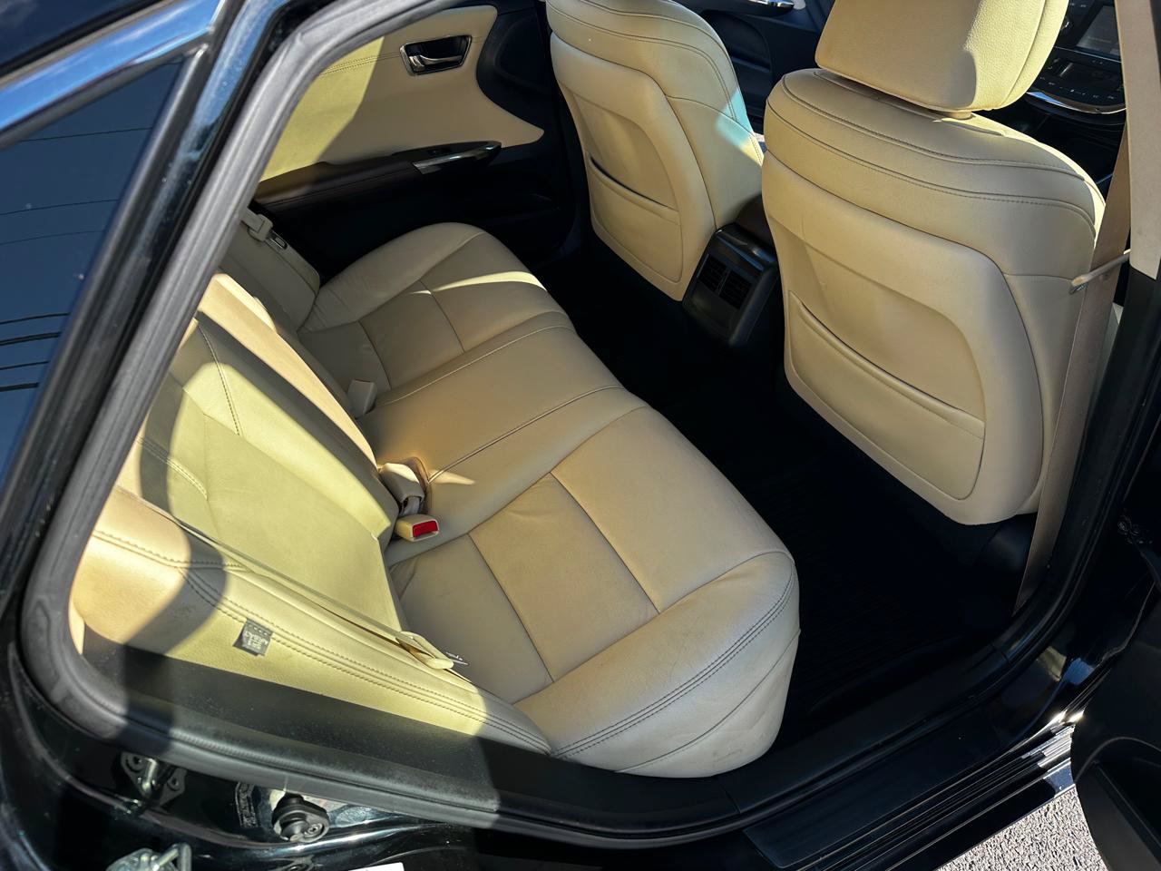 Used 2018 Toyota Avalon XLE Premium w/ All Weather Liner Package FWD image 19
