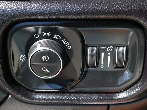 Used 2020 RAM 2500 Laramie w/ Night Edition AWD/4WD image 25