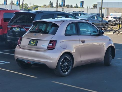 New 2026 FIAT 500 e FWD image 4
