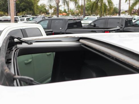 Used 2022 GMC Sierra 2500 AT4 w/ AT4 Premium Plus Package AWD/4WD image 32