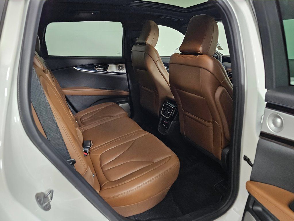 Certified 2022 Lincoln Nautilus Reserve w/ Equipment Group 202A AWD/4WD image 15