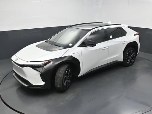 Used 2024 Toyota bZ4X AWD w/ Weather Package image 33