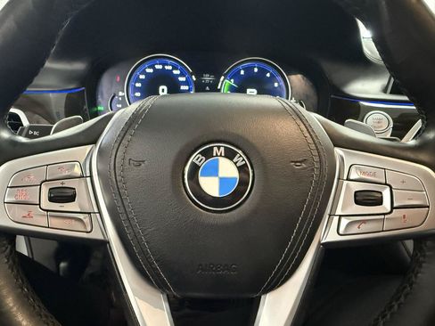 Used 2018 BMW 750i RWD image 16