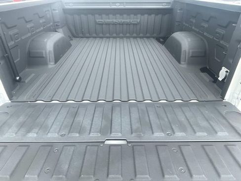 Used 2023 GMC Sierra 1500 Denali w/ Denali Reserve Package AWD/4WD image 9