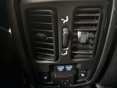 Used 2024 Dodge Durango GT AWD/4WD image 14