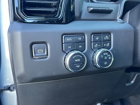 Used 2024 GMC Sierra 2500 AT4 w/ AT4 Premium Plus Package image 24