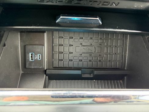 Used 2024 Ford Expedition XLT image 50