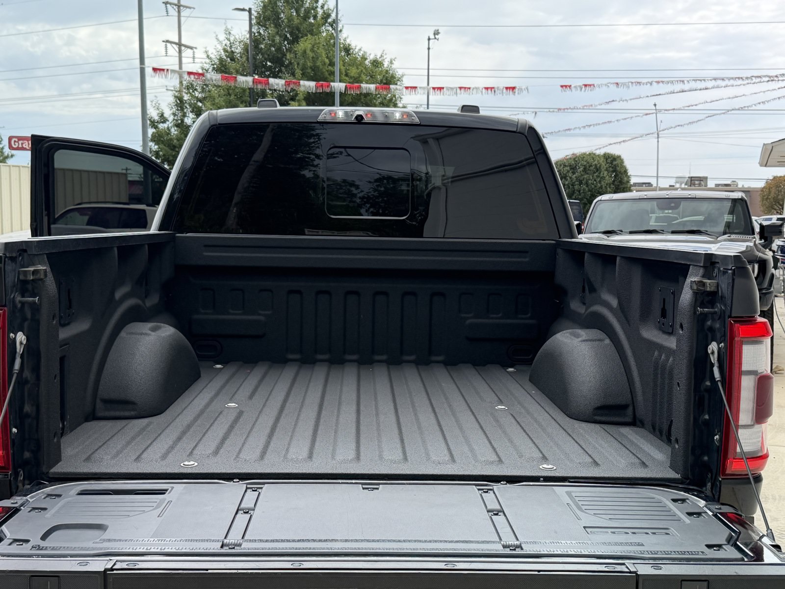 Used 2022 Ford F150 Raptor w/ Equipment Group 801A High AWD/4WD image 29