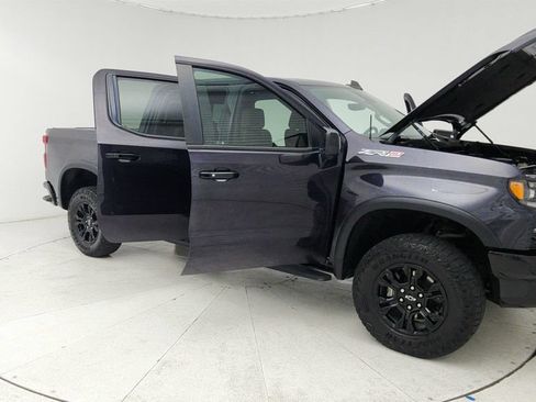 Used 2022 Chevrolet Silverado 1500 ZR2 w/ Technology Package AWD/4WD image 9