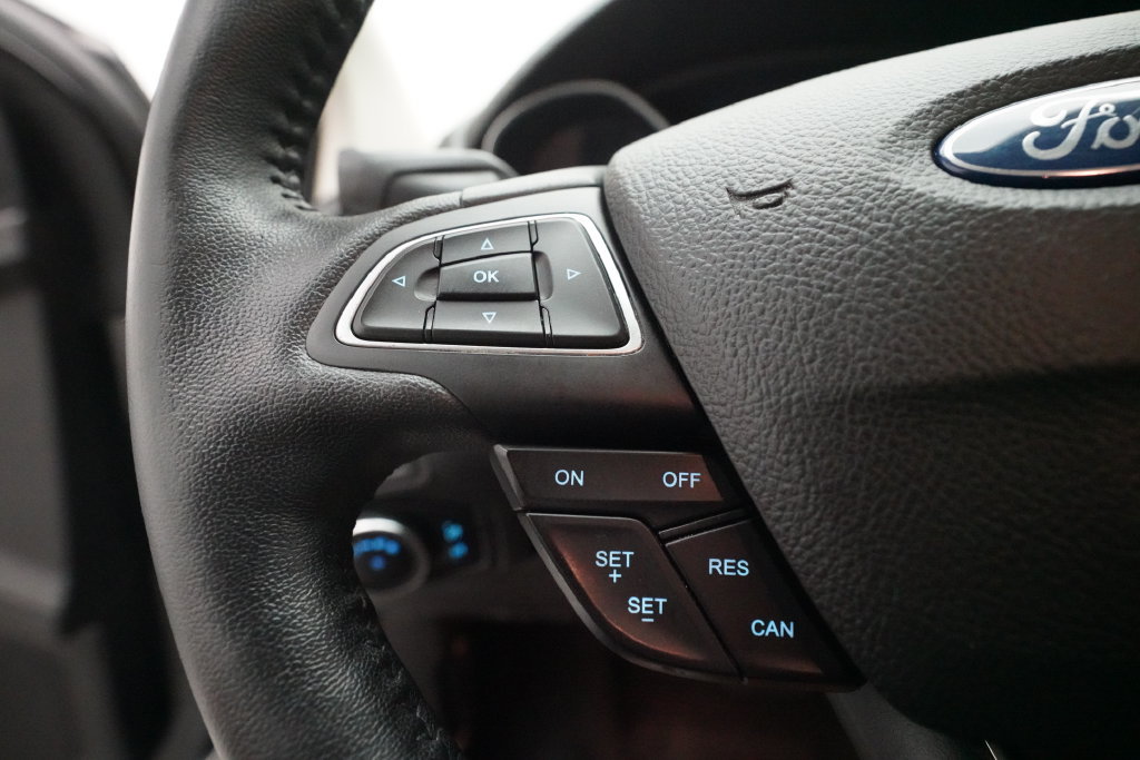 Used 2016 Ford Focus SE w/ SE Sport Package FWD image 15