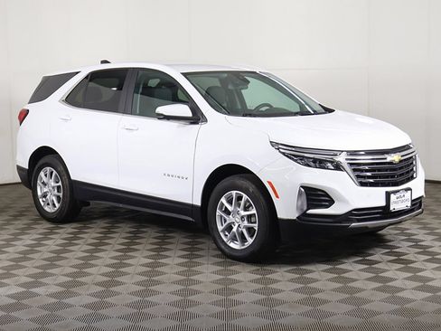 Used 2024 Chevrolet Equinox LT AWD/4WD image 2