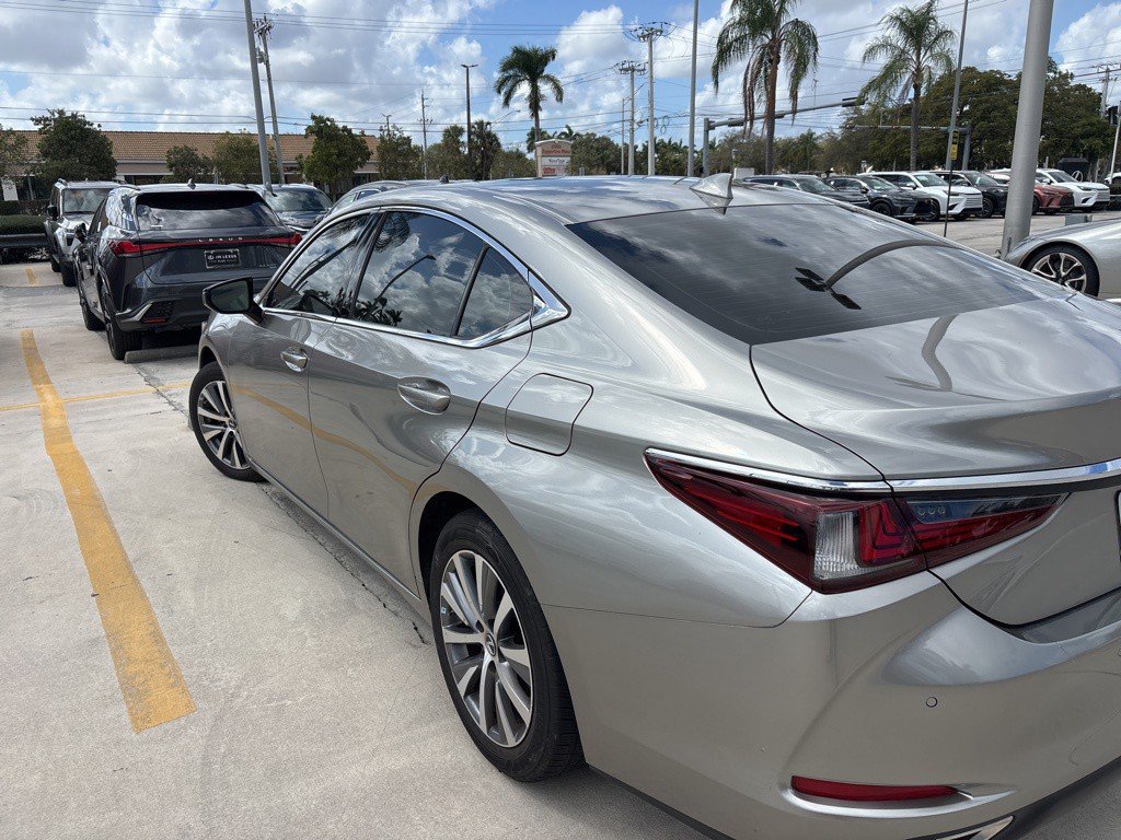 Used 2020 Lexus ES 350 w/ Premium Package FWD image 6
