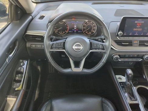 Used 2024 Nissan Altima 2.5 SR FWD image 13