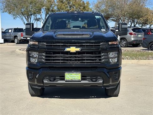Used 2024 Chevrolet Silverado 2500 Custom w/ Custom Value Package image 7