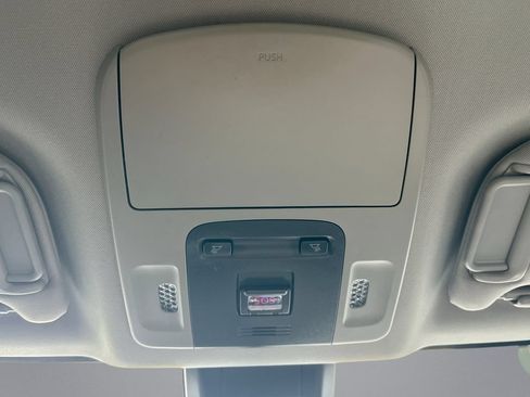 Used 2019 Toyota Camry SE FWD image 36