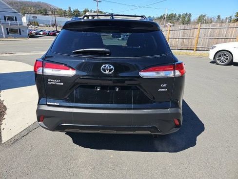 Used 2023 Toyota Corolla Cross LE image 4