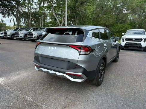 Used 2025 Kia Sportage LX FWD image 10