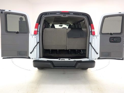 Used 2023 Chevrolet Express 3500 LS RWD image 10