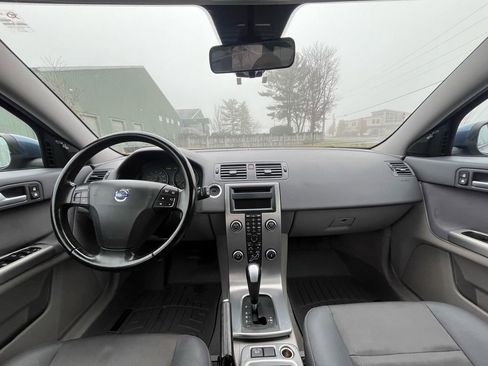 Used 2010 Volvo V50 2.4i image 16