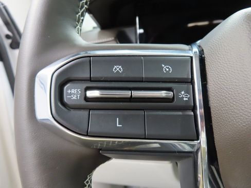 Used 2024 GMC Acadia Denali image 58