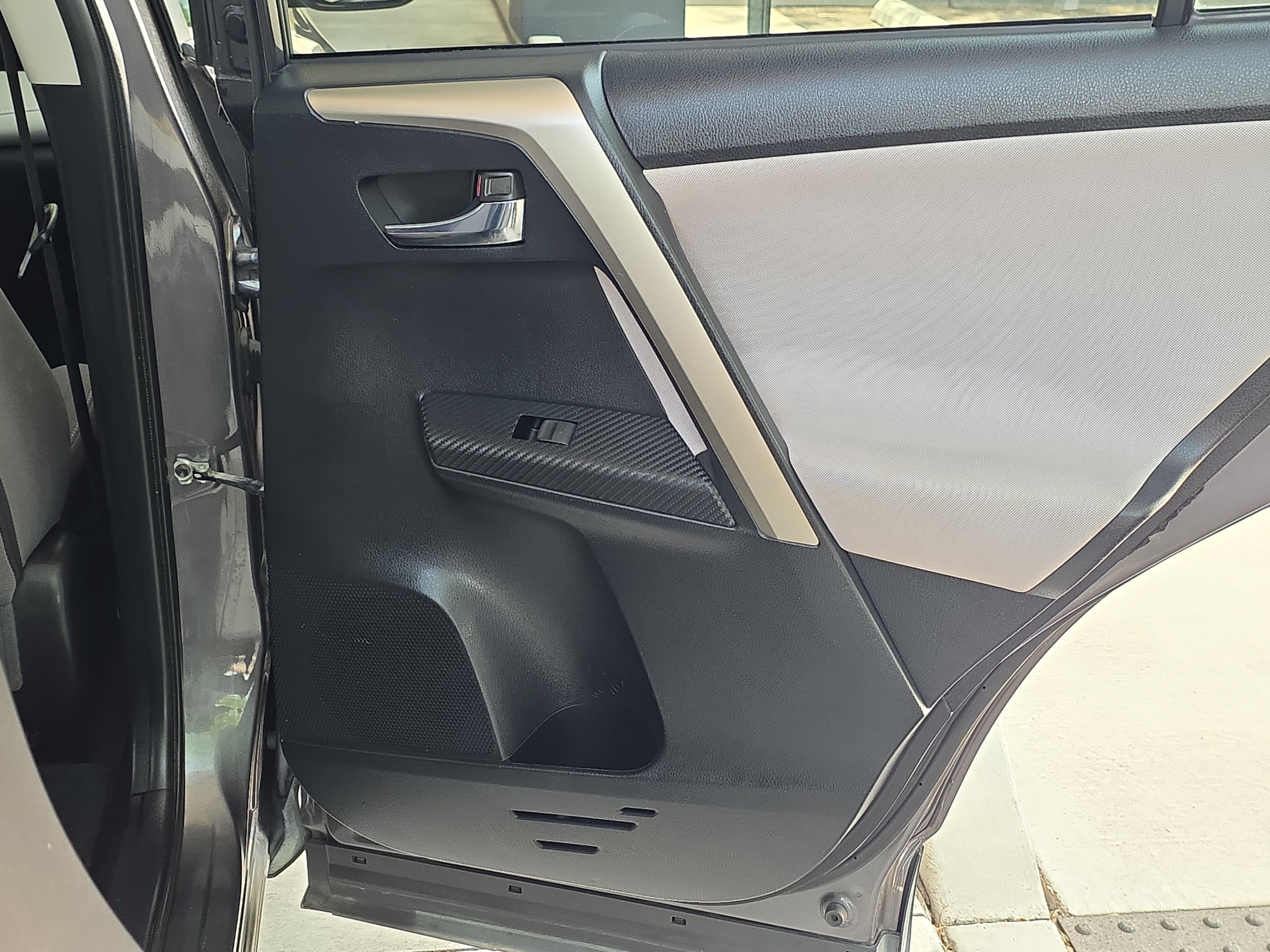 Used 2014 Toyota RAV4 XLE FWD image 24