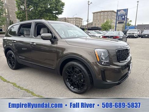 Used 2021 Kia Telluride EX w/ EX Premium Package AWD/4WD image 2