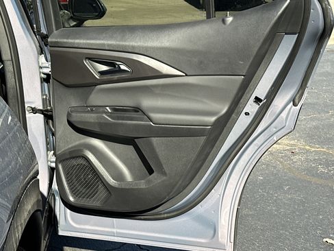 New 2025 Chevrolet Equinox EV LT image 16