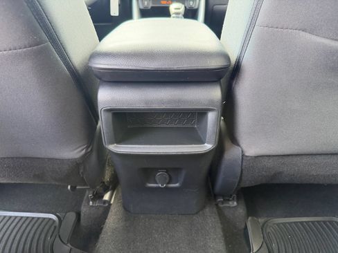 Used 2019 Toyota RAV4 LE AWD/4WD image 35