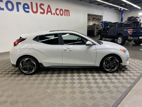 Used 2019 Hyundai Veloster Turbo image 17