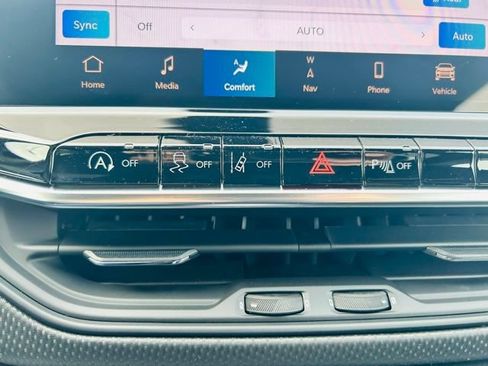 New 2026 Jeep Compass Limited w/ Sun, Sound & Navigation Group AWD/4WD image 27