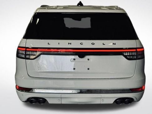 Used 2025 Lincoln Aviator Black Label image 8