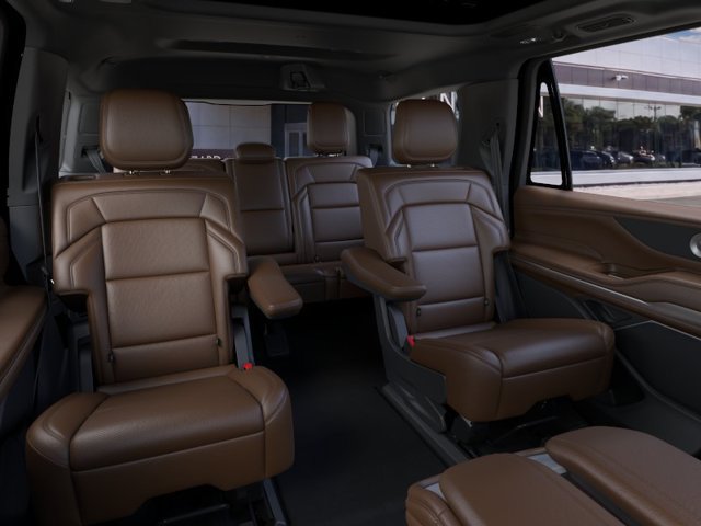 New 2026 Lincoln Navigator Reserve AWD/4WD image 11