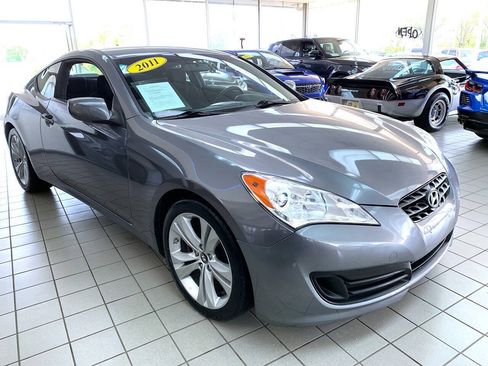 Used 2011 Hyundai Genesis 2.0T RWD image 3