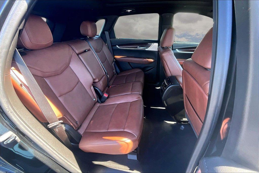 Used 2023 Cadillac XT5 Sportv w/ Technology Package AWD/4WD image 25
