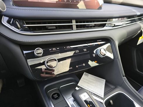 New 2026 INFINITI QX60 Sport image 33