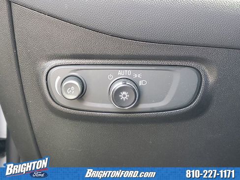 Used 2019 Chevrolet Equinox LT FWD image 17