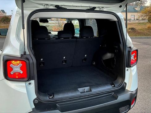 Used 2023 Jeep Renegade Trailhawk image 19