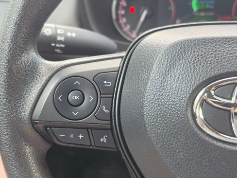Used 2023 Toyota RAV4 XLE FWD image 16