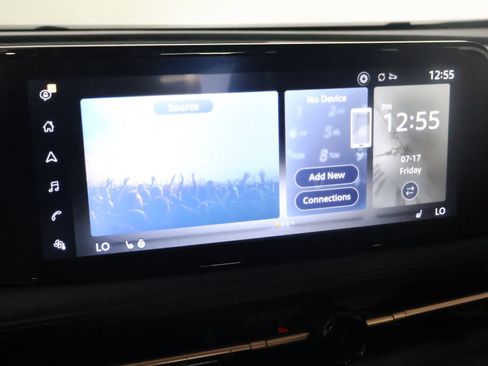 Used 2024 Nissan Ariya AWD image 39