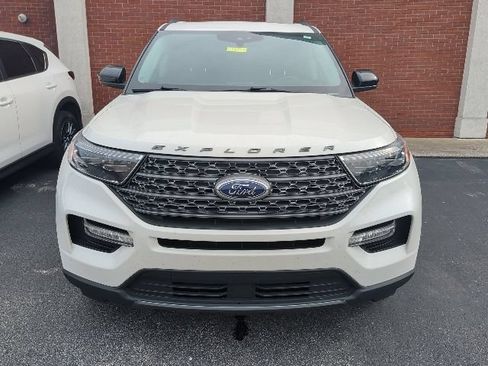 Used 2023 Ford Explorer XLT w/ Equipment Group 202A AWD/4WD image 11