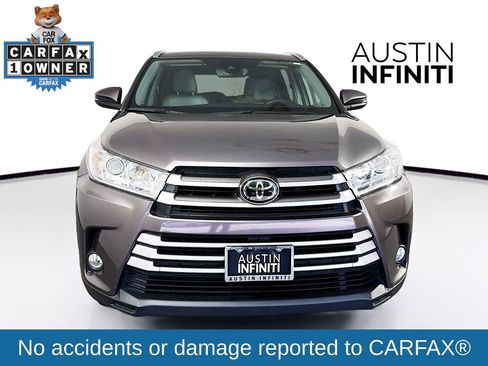 Used 2018 Toyota Highlander XLE FWD image 2