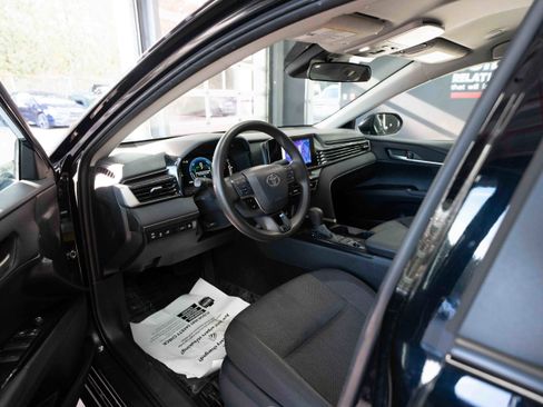 Used 2025 Toyota Camry LE image 8
