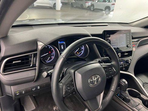 Certified 2022 Toyota Camry SE image 6