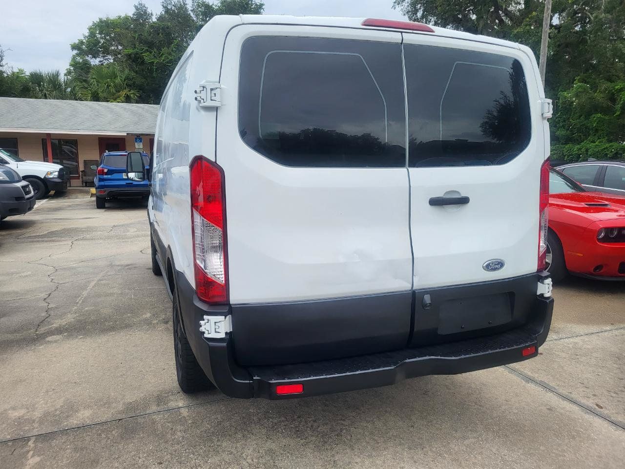 Used 2016 Ford Transit 250 130 Low Roof w/ Exterior Upgrade Package RWD image 32