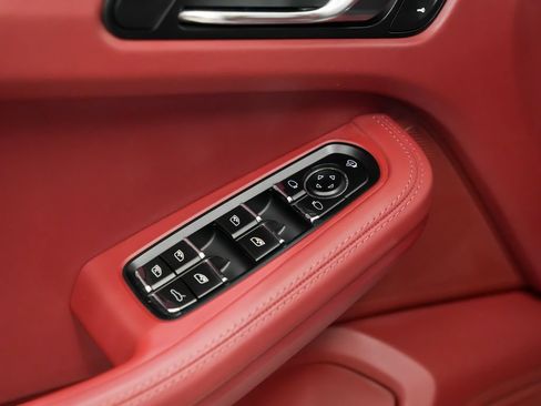 Certified 2023 Porsche Macan GTS AWD/4WD image 23