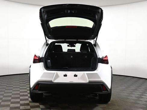 Used 2022 Lexus UX 200 w/ Accessory Package (Z2) image 33