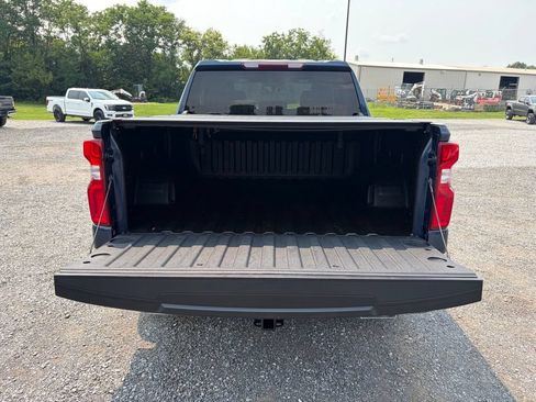Used 2022 Chevrolet Silverado 1500 RST w/ LPO, Blackout Package AWD/4WD image 17