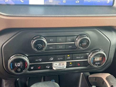 Used 2024 Ford Bronco Outer Banks image 16