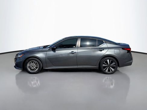 Used 2022 Nissan Altima 2.5 SV FWD image 4