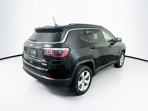 Used 2018 Jeep Compass Latitude w/ Popular Equipment Group AWD/4WD image 9
